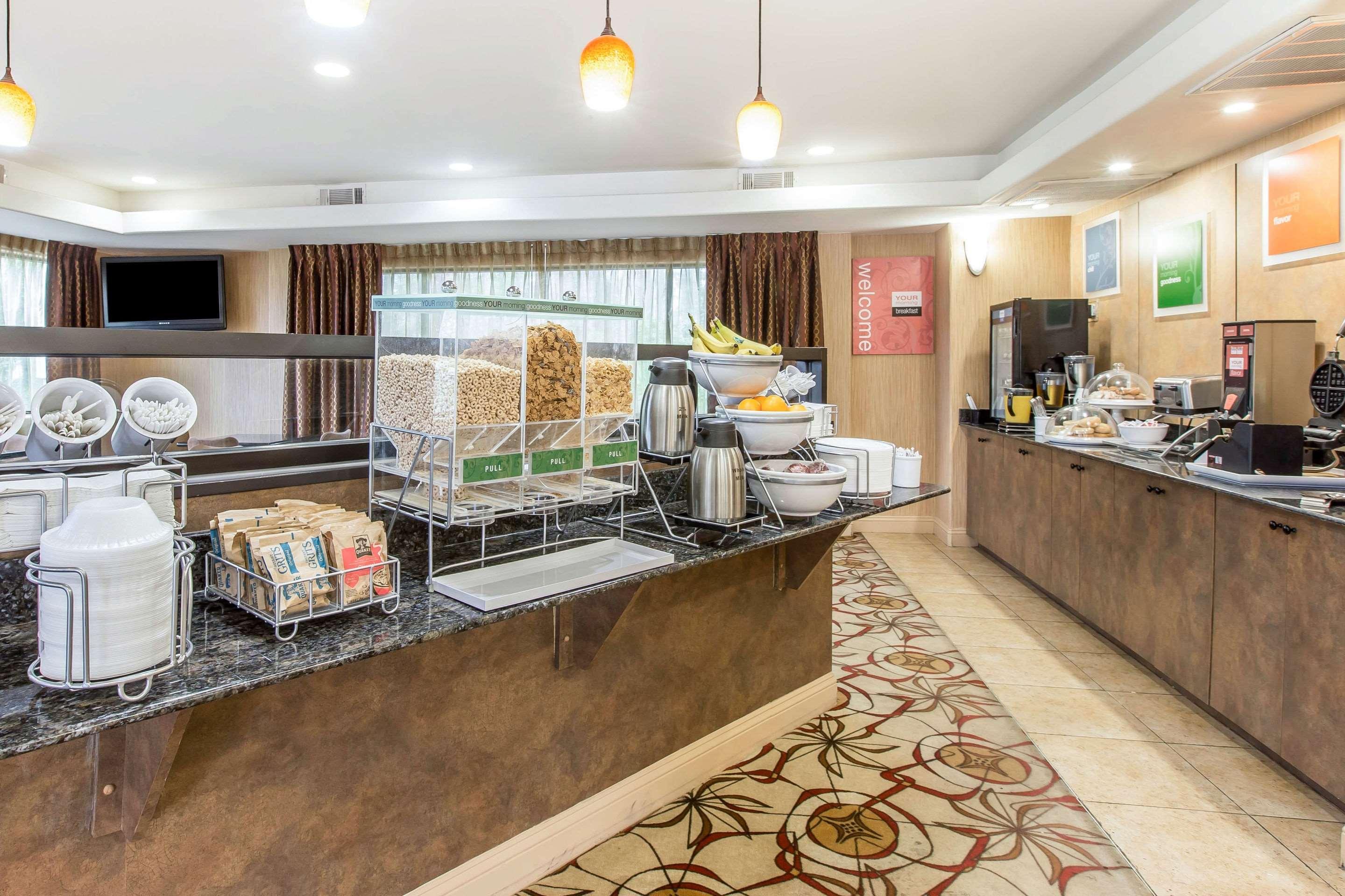Comfort Suites Kings Bay Naval Base Area Кингсленд Екстериор снимка